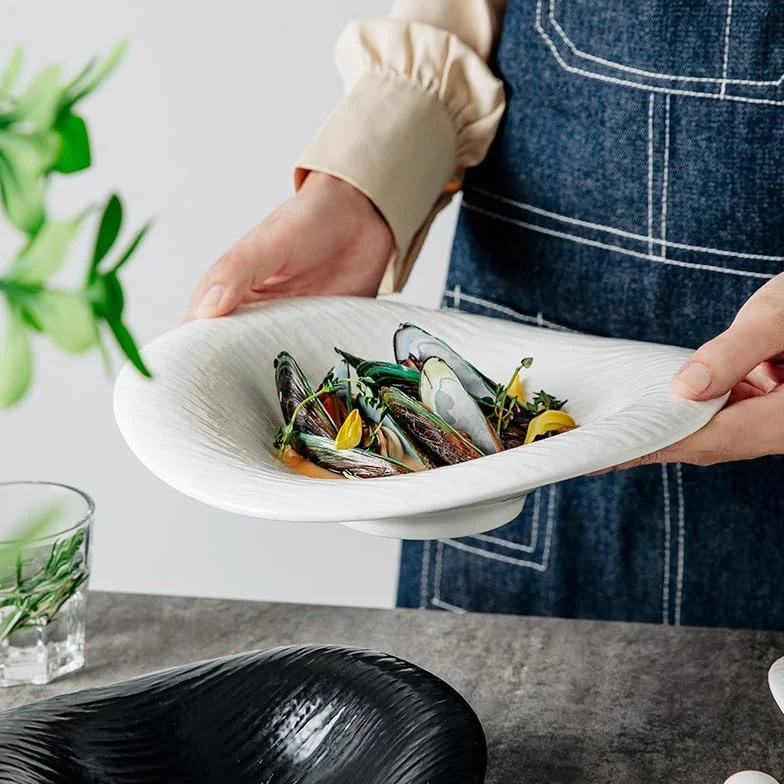 Ceramiczna zastawa stołowa Kuchnia o specjalnym kształcie miska na zupę salaterka deserowa biała ceramiczna nieregularna naczynie talerz do zupy restauracja hotelowa zastawa stołowa (Color : 8 inches