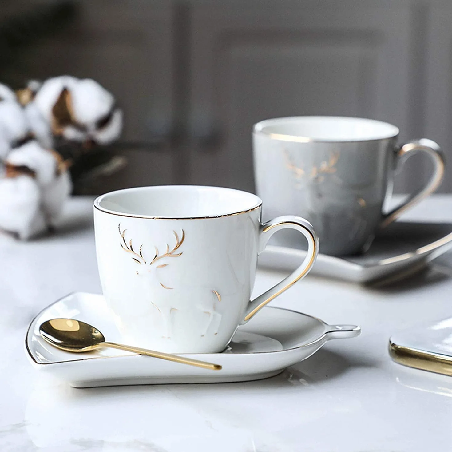 Kubki Do Kawy 5,1 Uncji Zestaw Kubków Do Kawy I Spodków Z Eleganckim Tłoczonym Obramowaniem W Kształcie Łosia I Złotą Krawędzią Ceramiczny Kubek Do Espresso I Łyżeczka Ku（Grey）