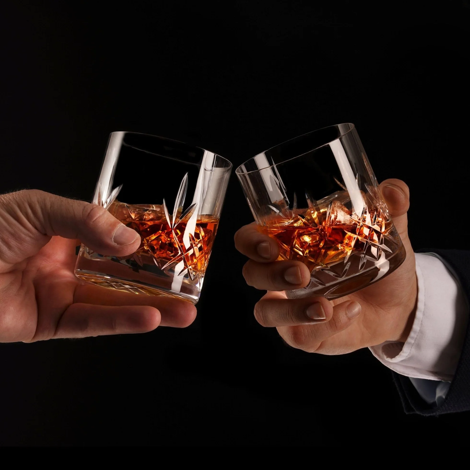 Szklanki do whisky, kryształowe szklanki do whisky, szlifowane szklanki, tradycyjne, bezołowiowe, o wysokiej przejrzystości, zestaw 2 szt., 310 ml, pudełko z satynową podszewką,